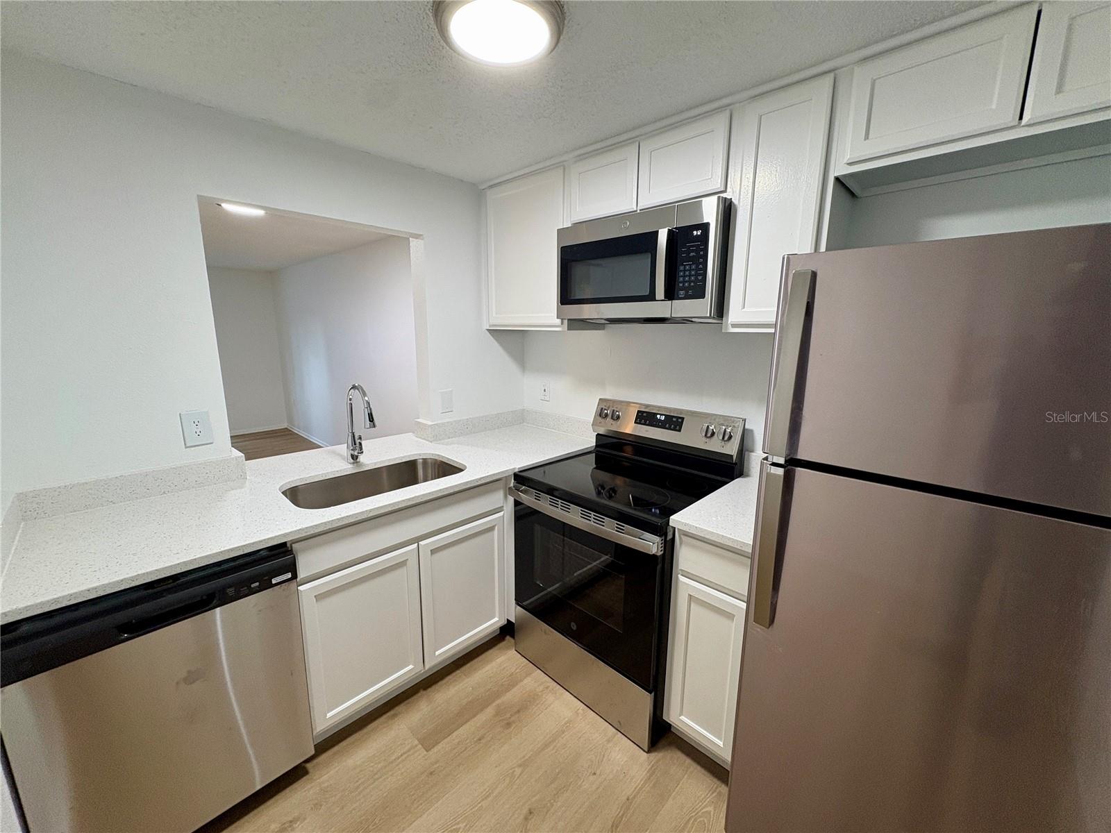 308 57th Avenue Dr E #a Property Photo 4