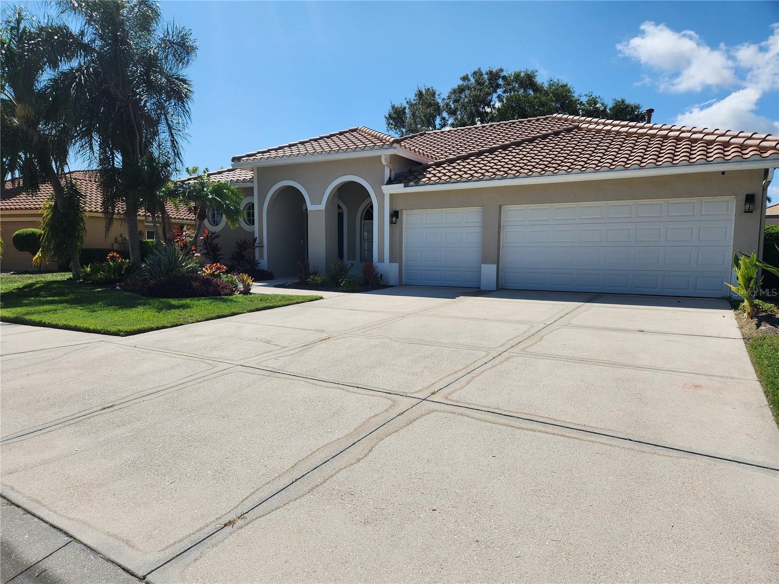 5274 FAR OAK CIR Property Photo 1