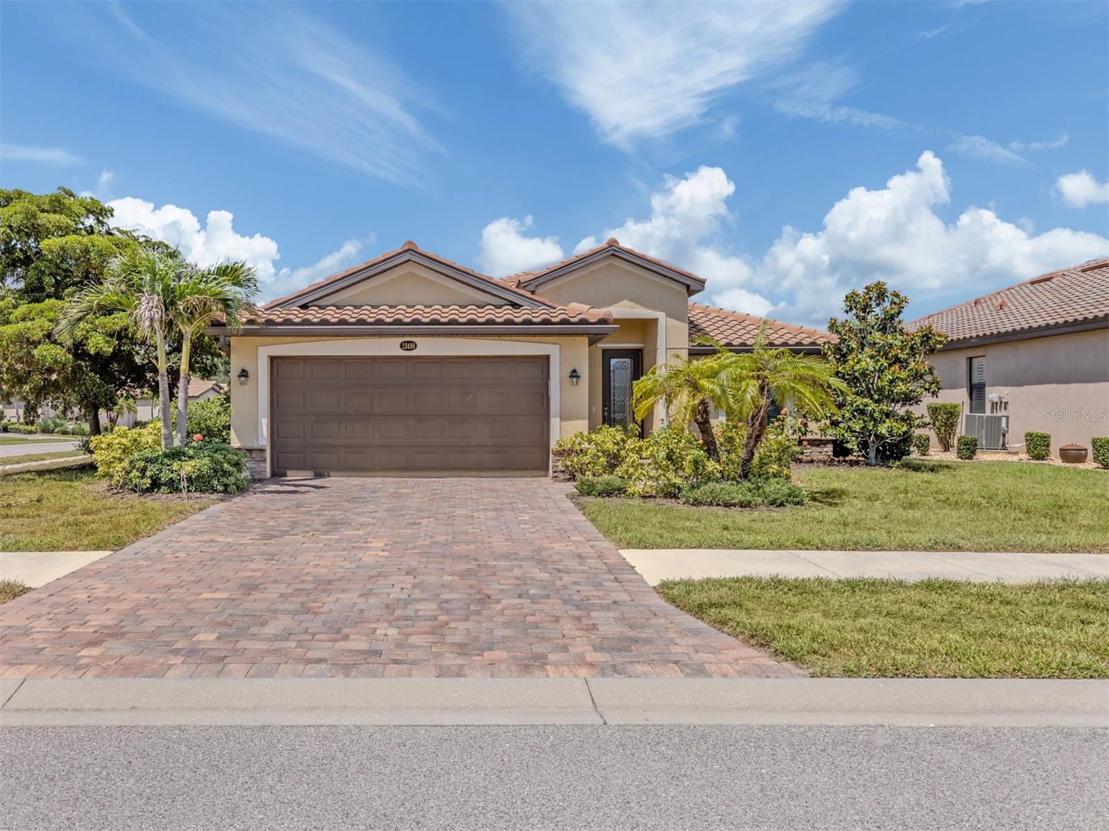 12490 Cinqueterre Dr Property Photo 3
