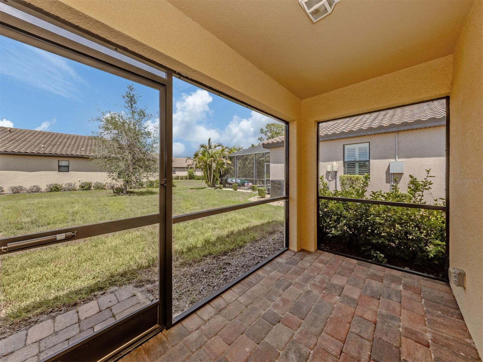12490 Cinqueterre Dr Property Photo 8