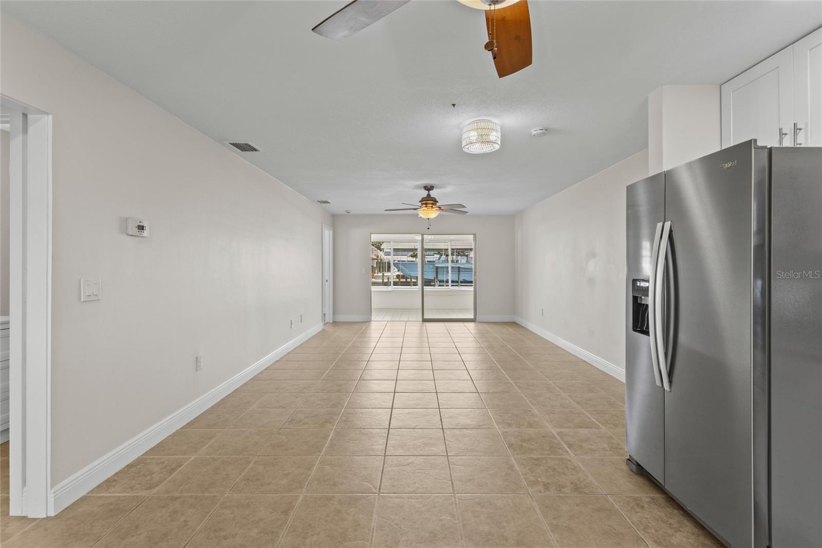 9821 Hernando Ct Property Photo 4