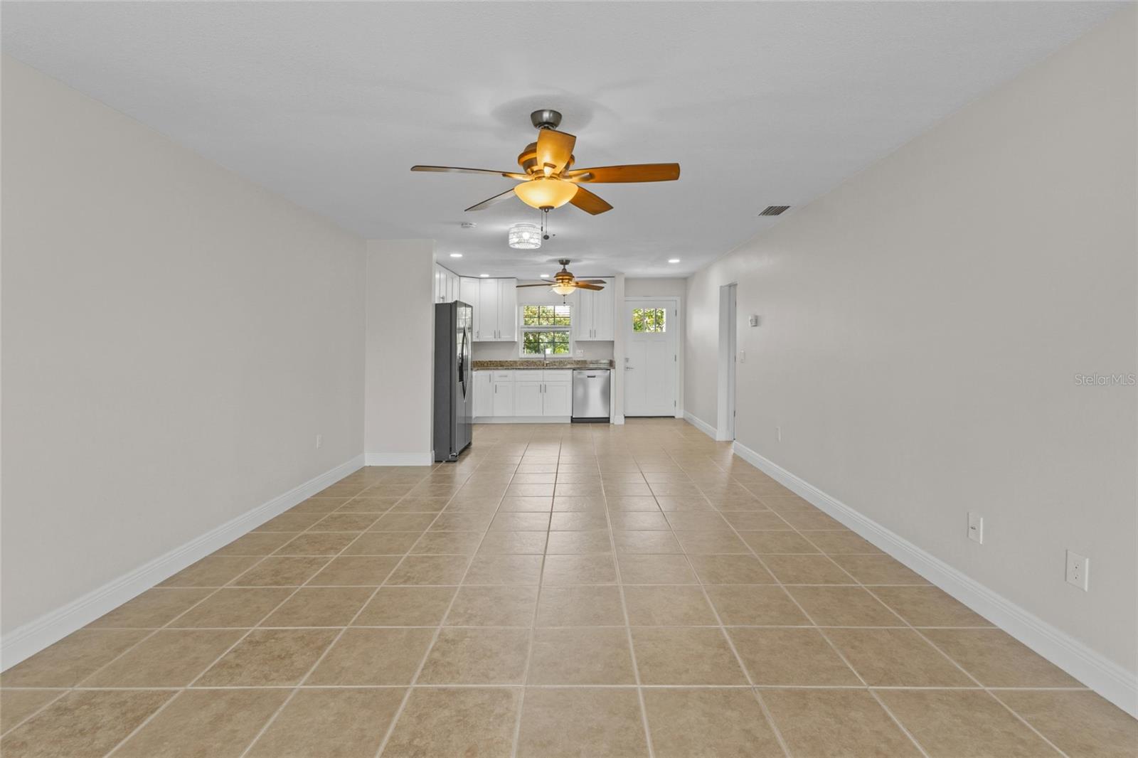 9821 Hernando Ct Property Photo 5