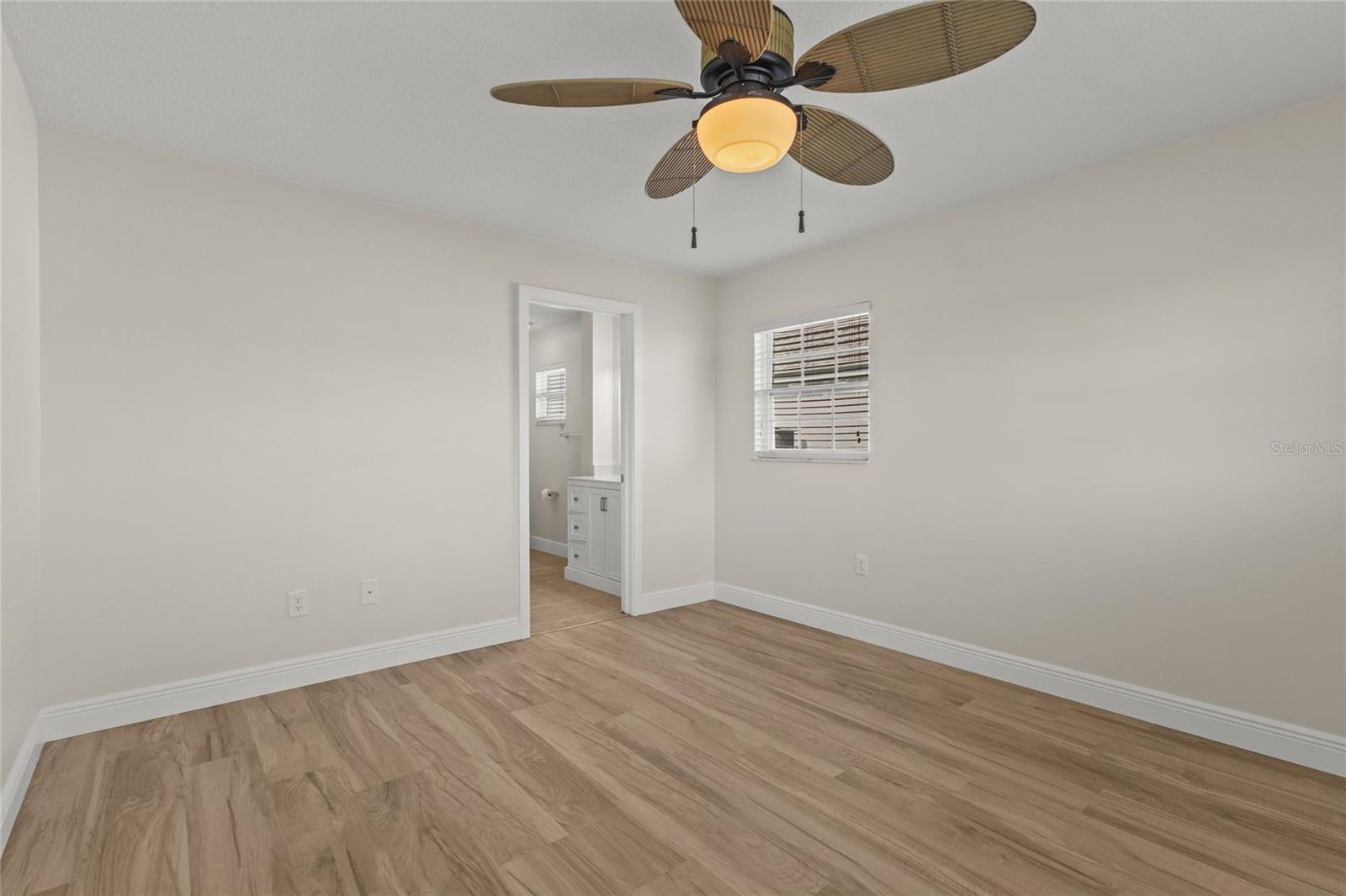 9821 Hernando Ct Property Photo 17