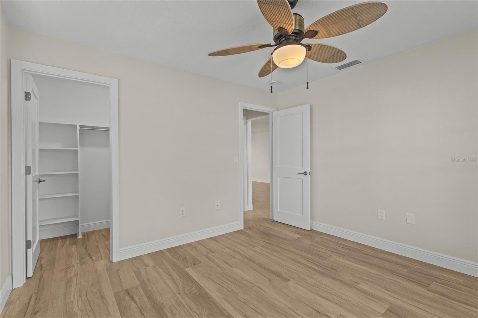 9821 Hernando Ct Property Photo 22