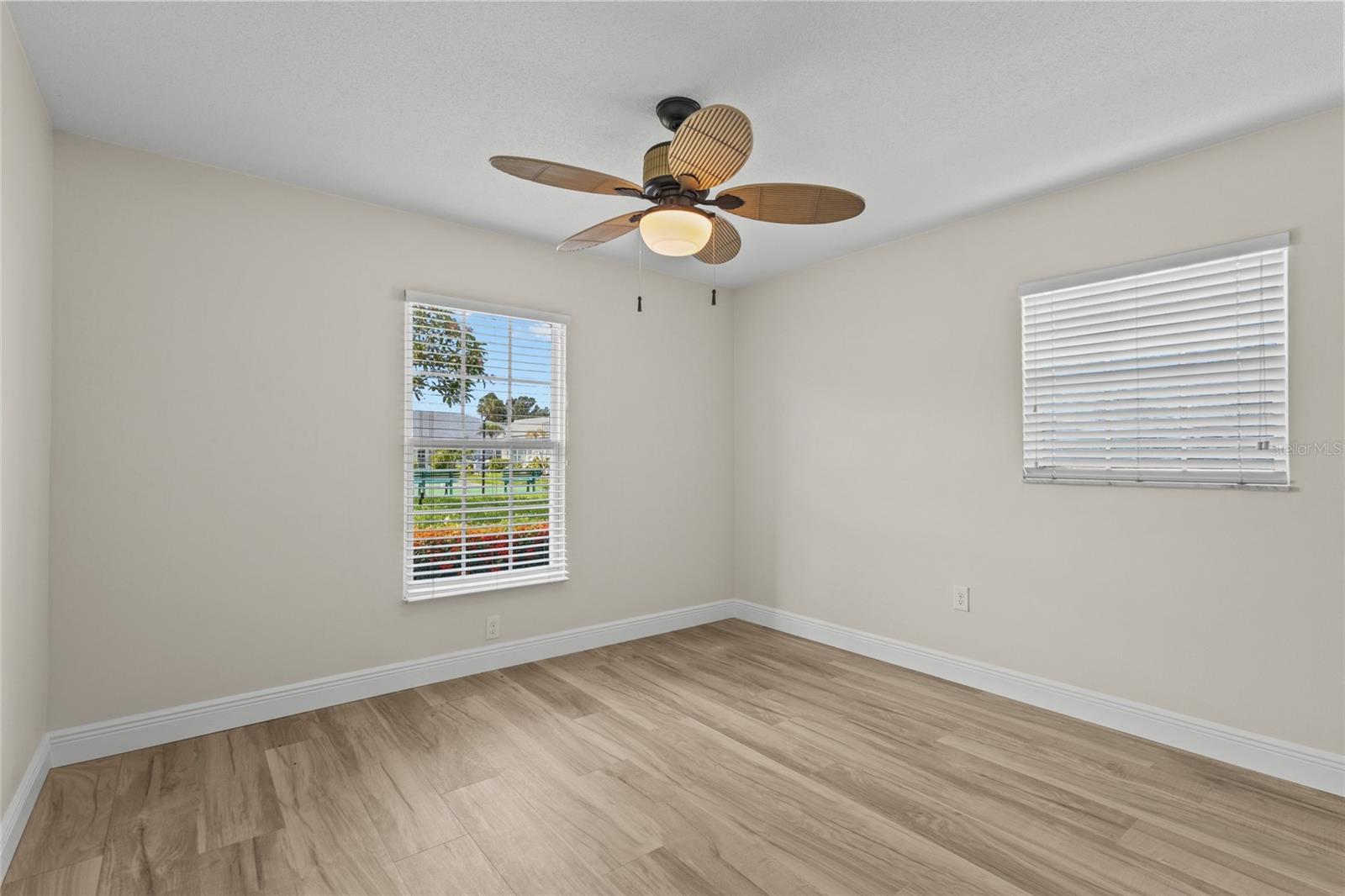 9821 Hernando Ct Property Photo 23