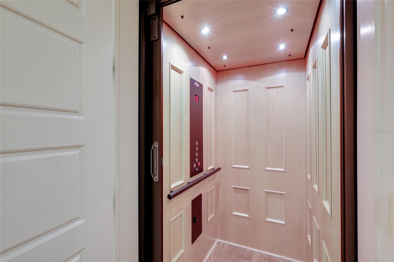 526 56th St Property Photo 10