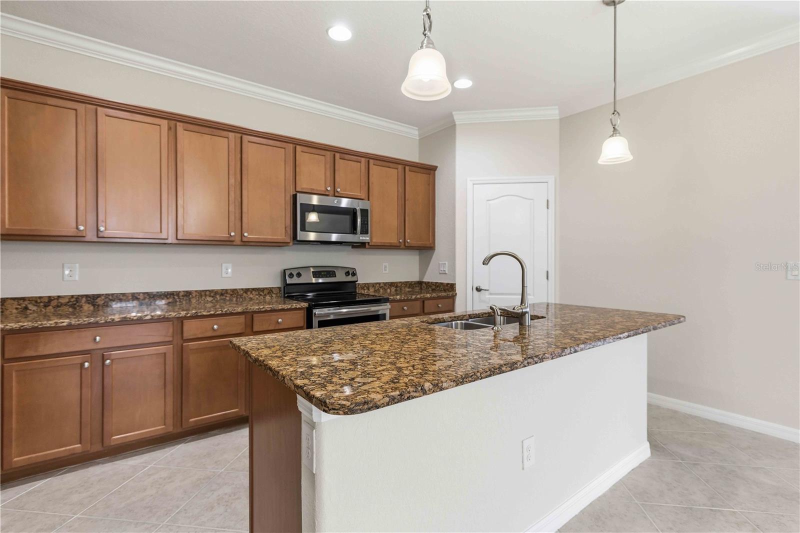 6907 Quiet Creek Dr Property Photo 14