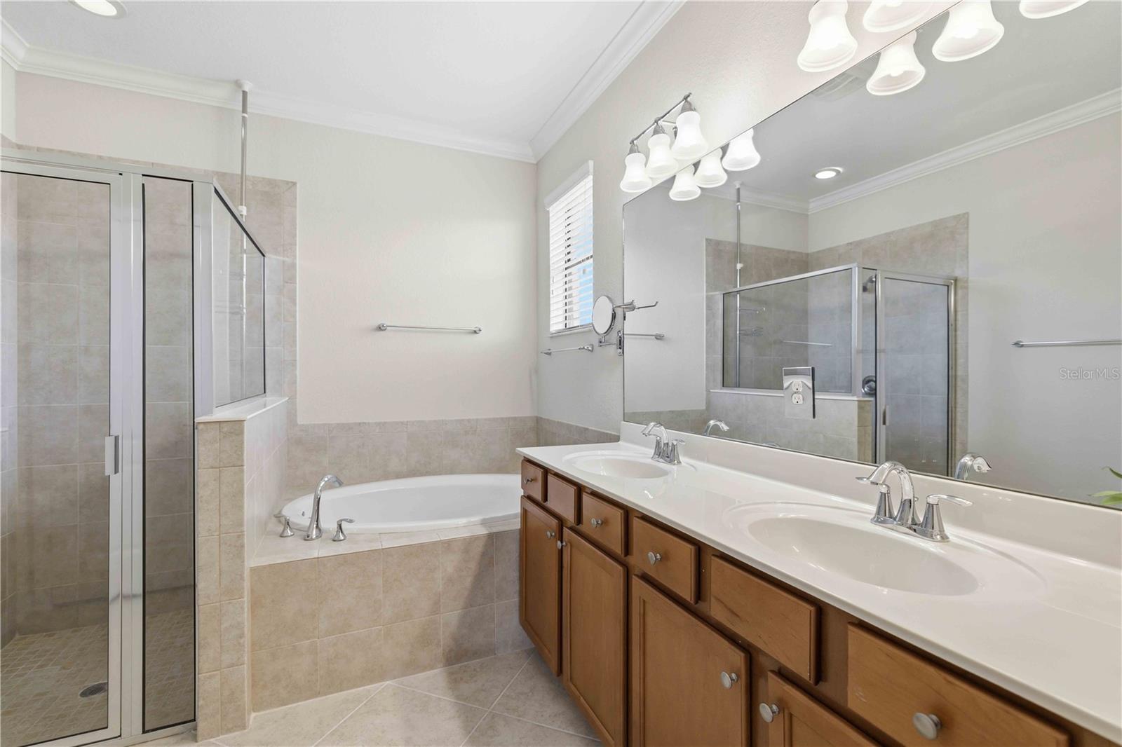6907 Quiet Creek Dr Property Photo 20
