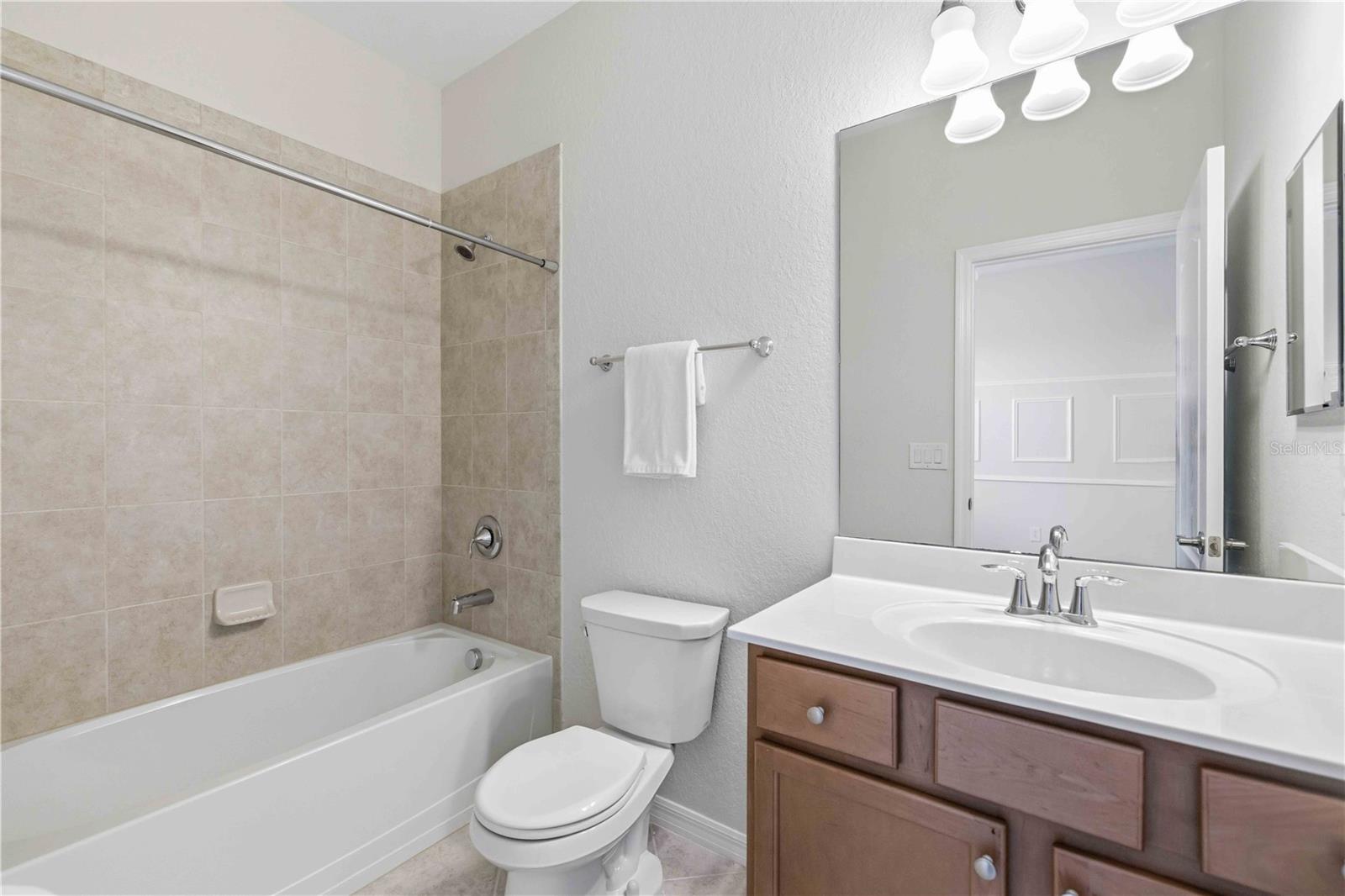 6907 Quiet Creek Dr Property Photo 29