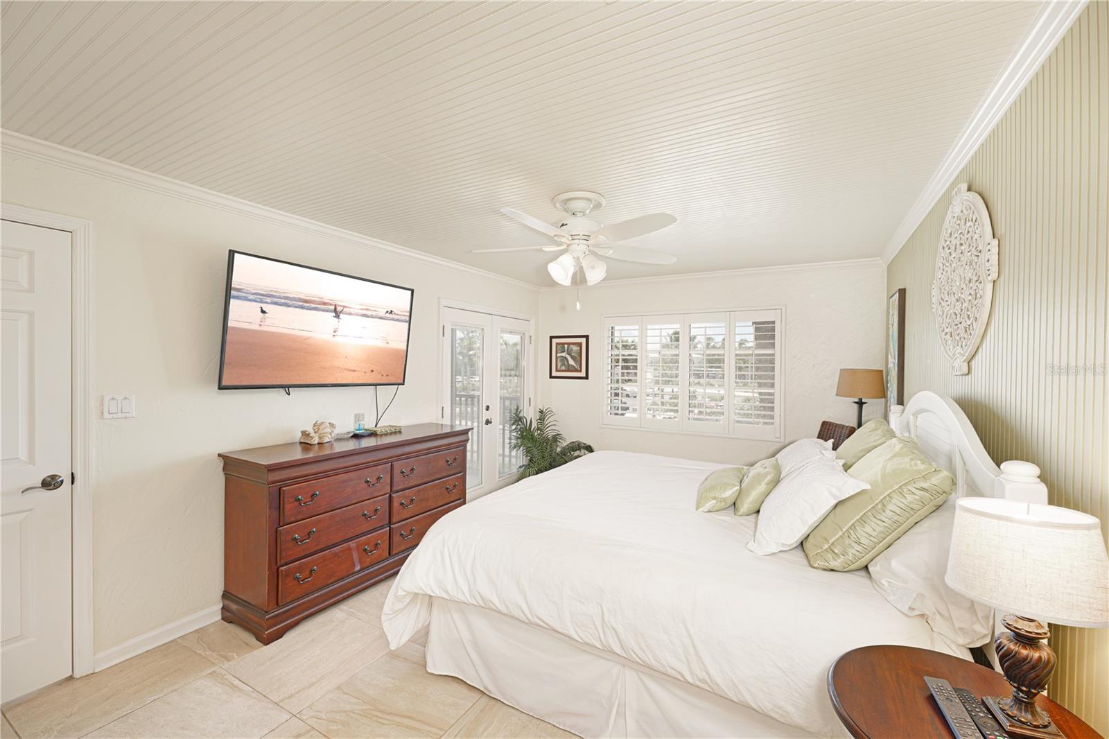 5600 Beach Way Dr #213 Property Photo 8