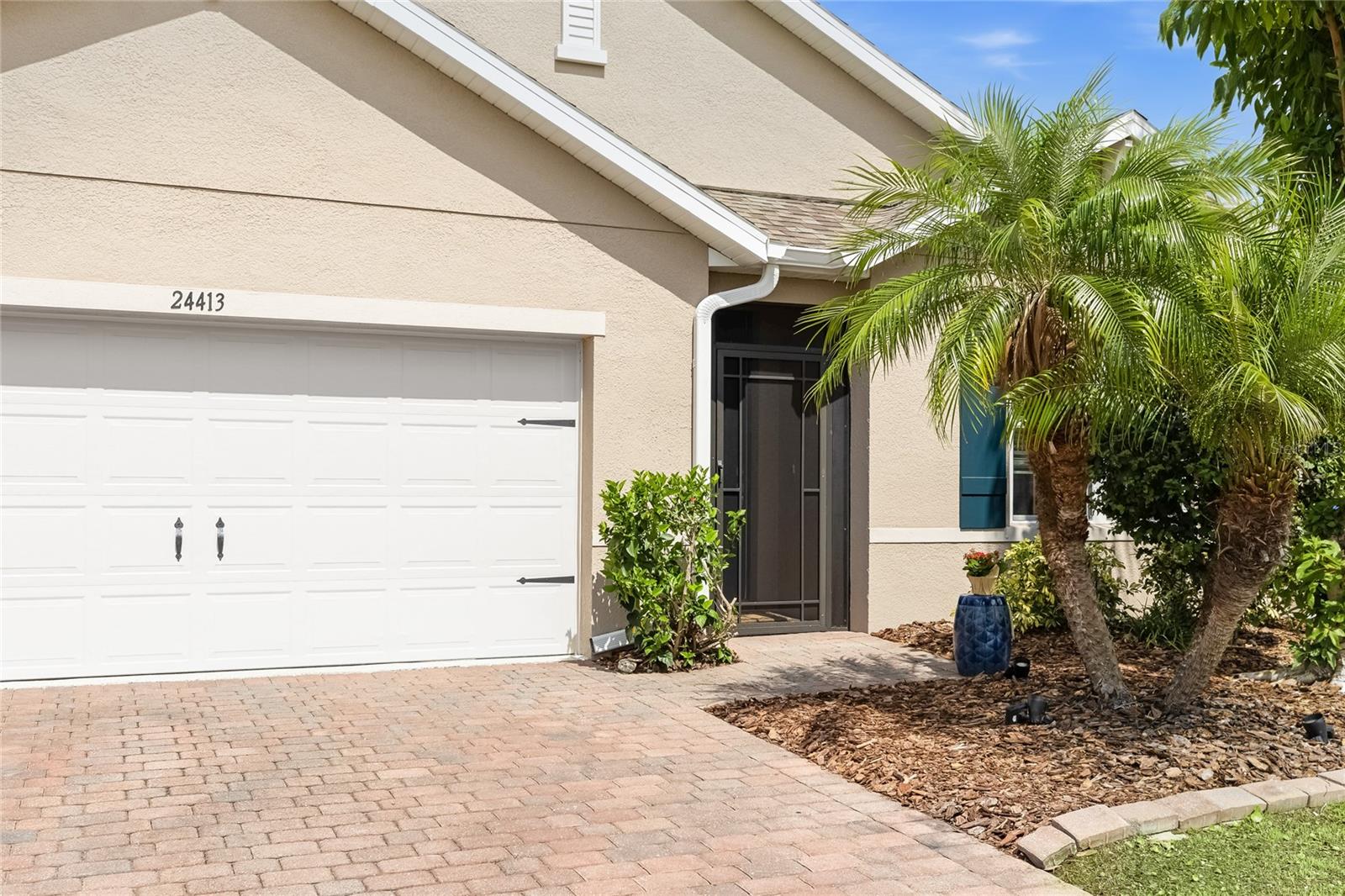 24413 Bandoni Pl Property Photo 4