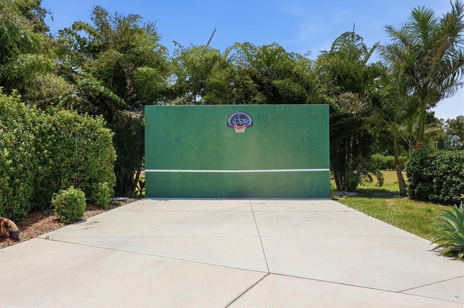 4575 Satinleaf Ln Property Photo 6