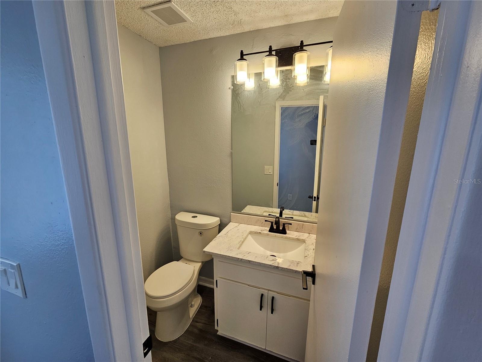 13817 Stone Mill Way Property Photo 8