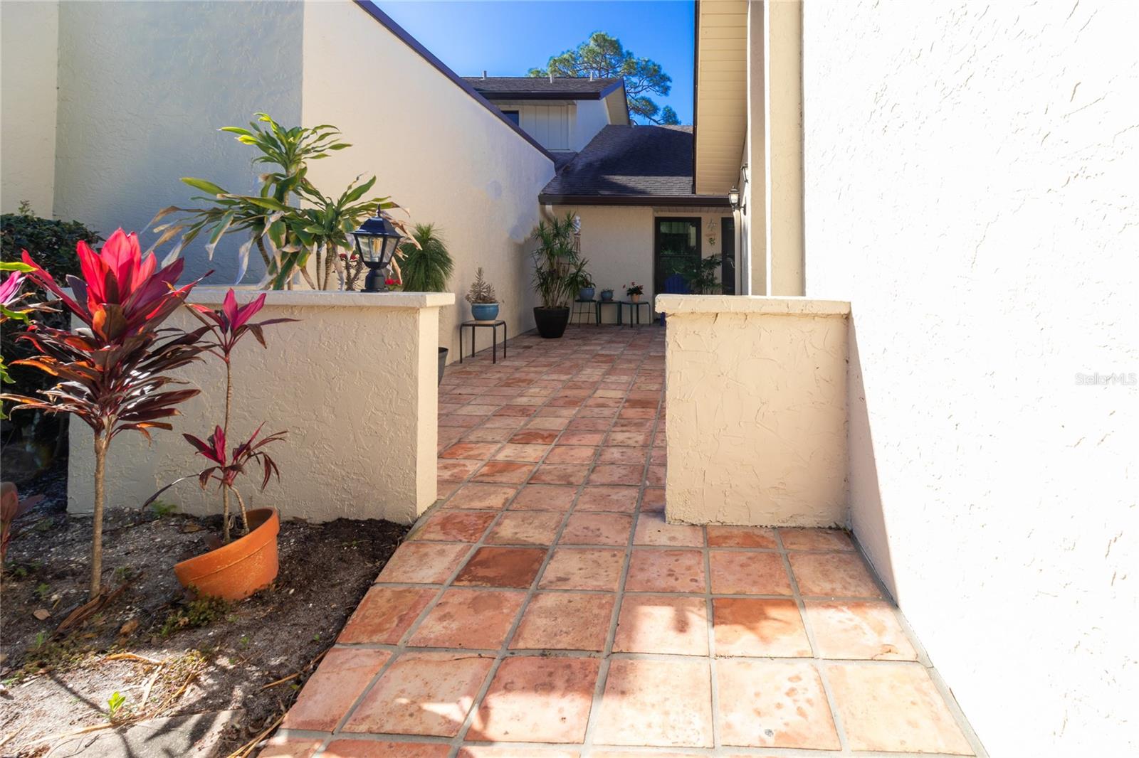 4660 La Jolla Dr Property Photo 2