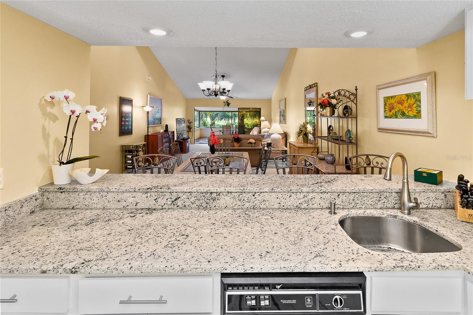 4660 La Jolla Dr Property Photo 8