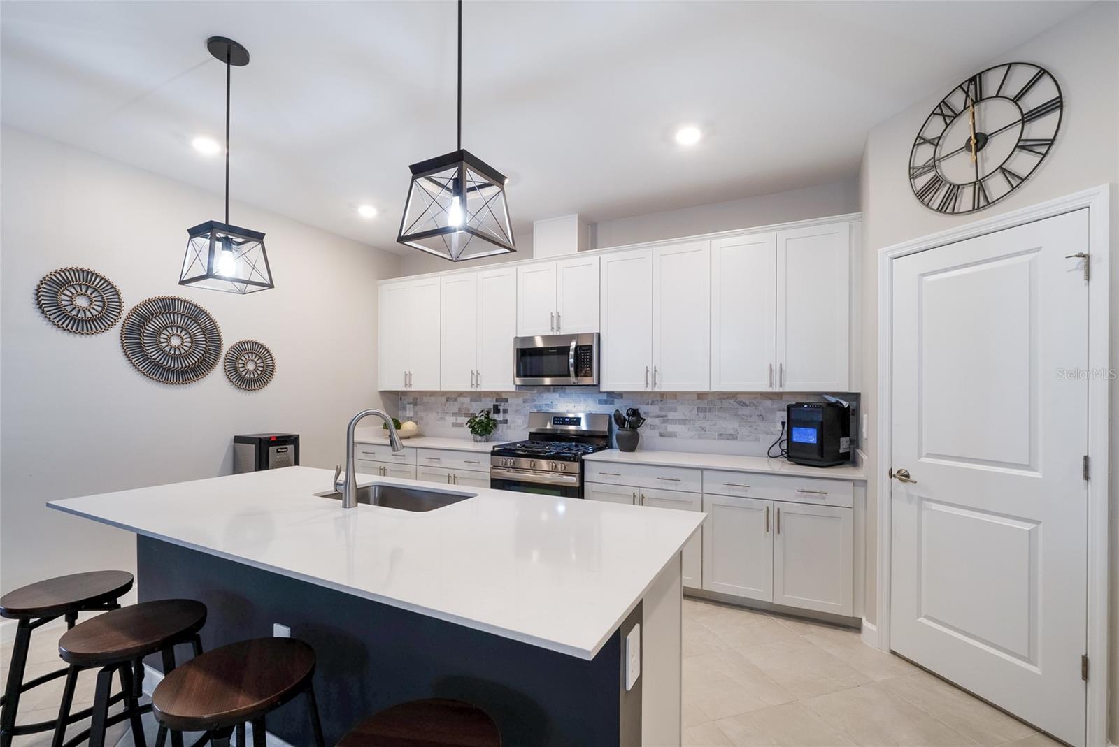 15041 Serene Shores Loop Property Photo 3