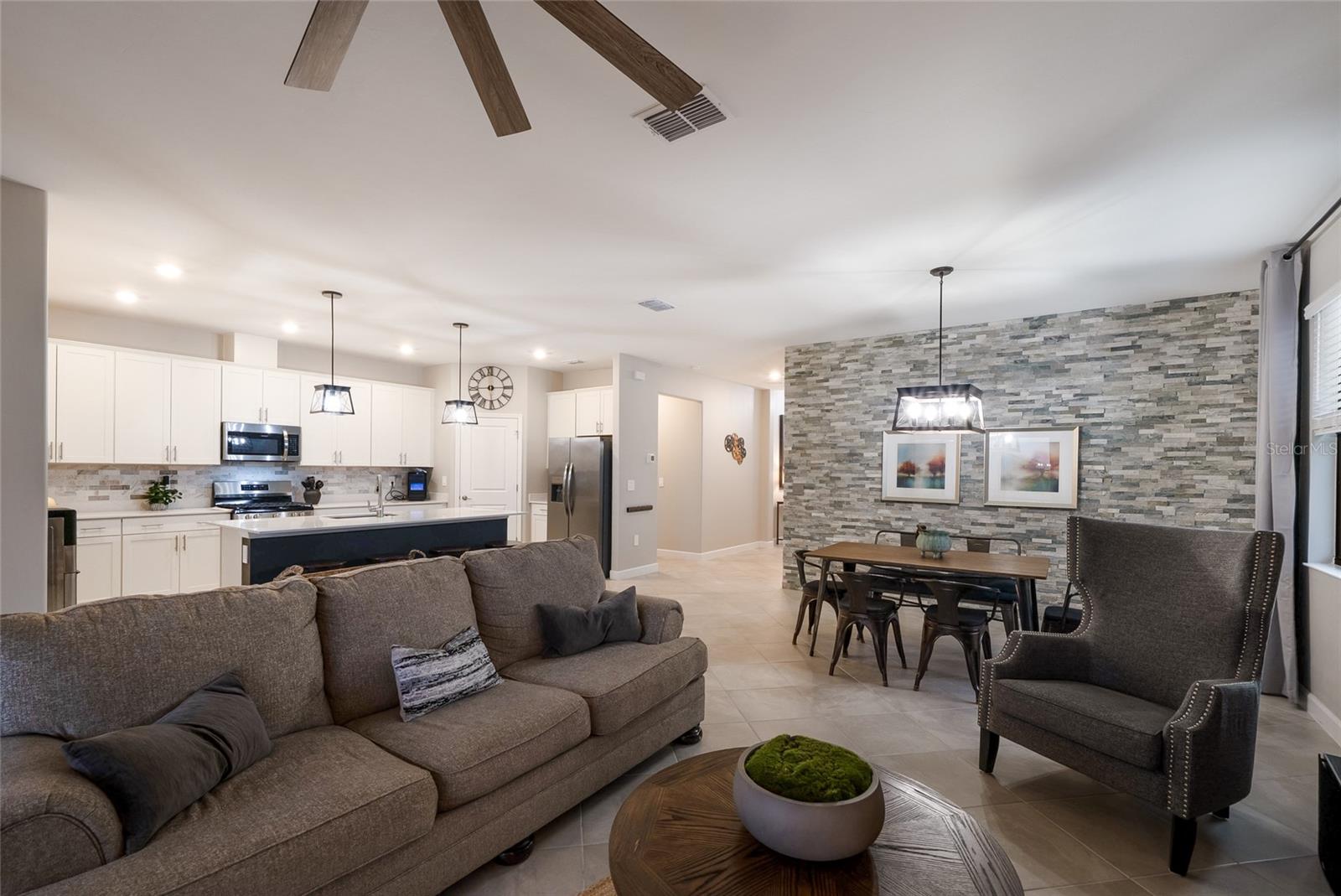 15041 Serene Shores Loop Property Photo 5