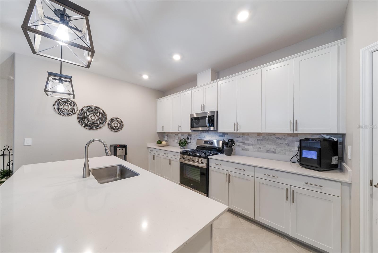 15041 Serene Shores Loop Property Photo 7