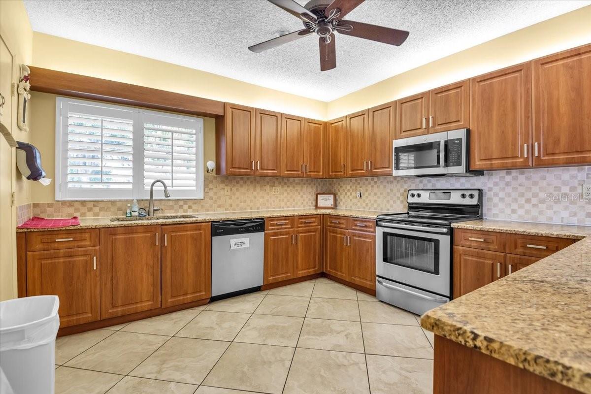 4220 Pinebrook Cir #11 Property Photo 45