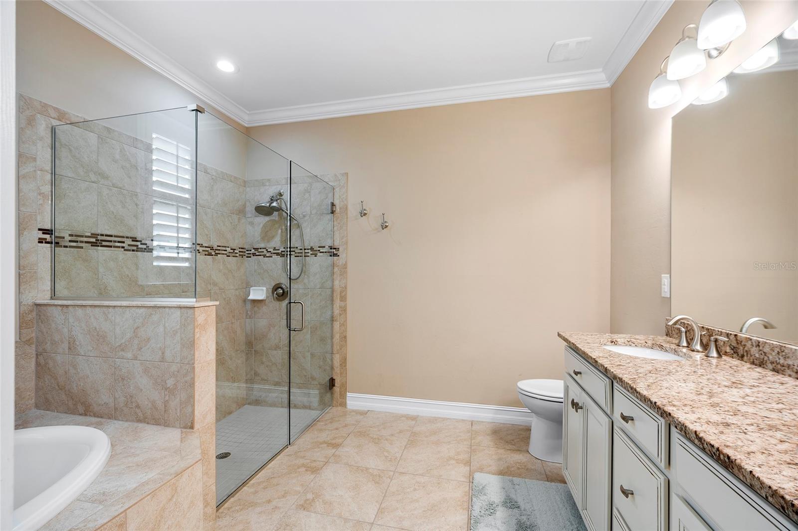 1015 Bluffwood Dr Property Photo 18