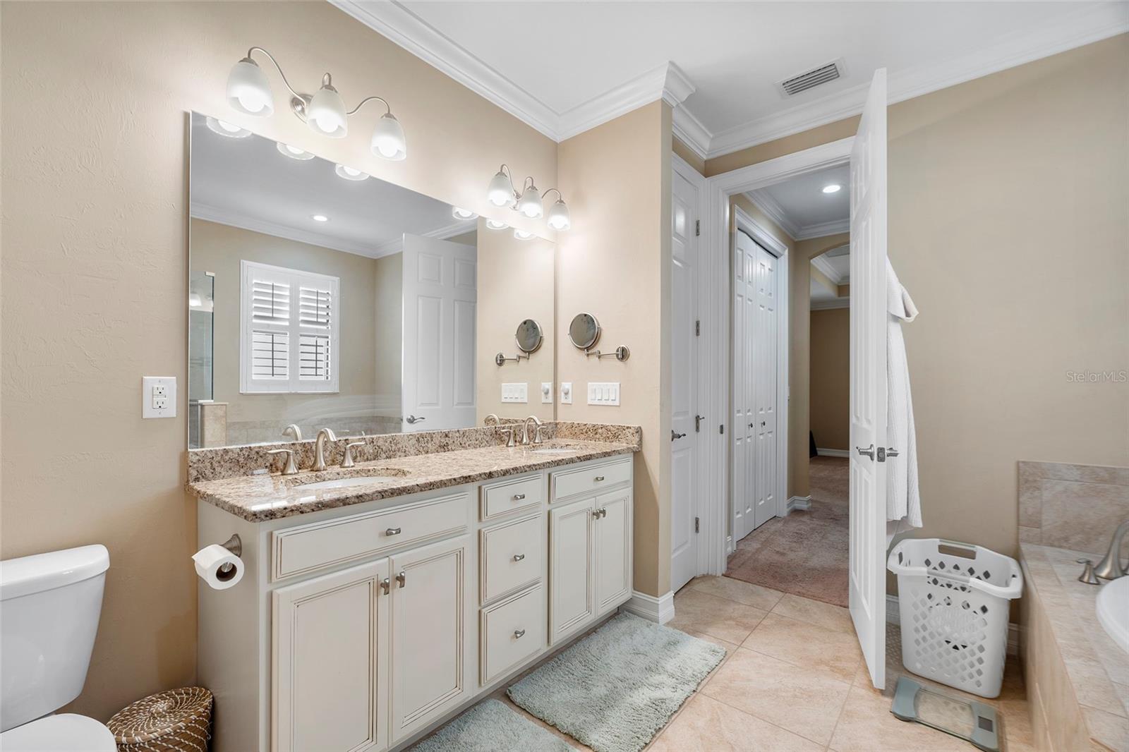 1015 Bluffwood Dr Property Photo 19