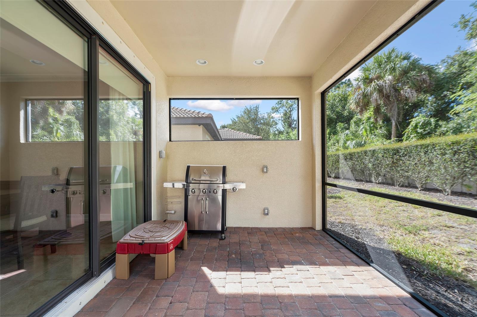 1015 Bluffwood Dr Property Photo 32