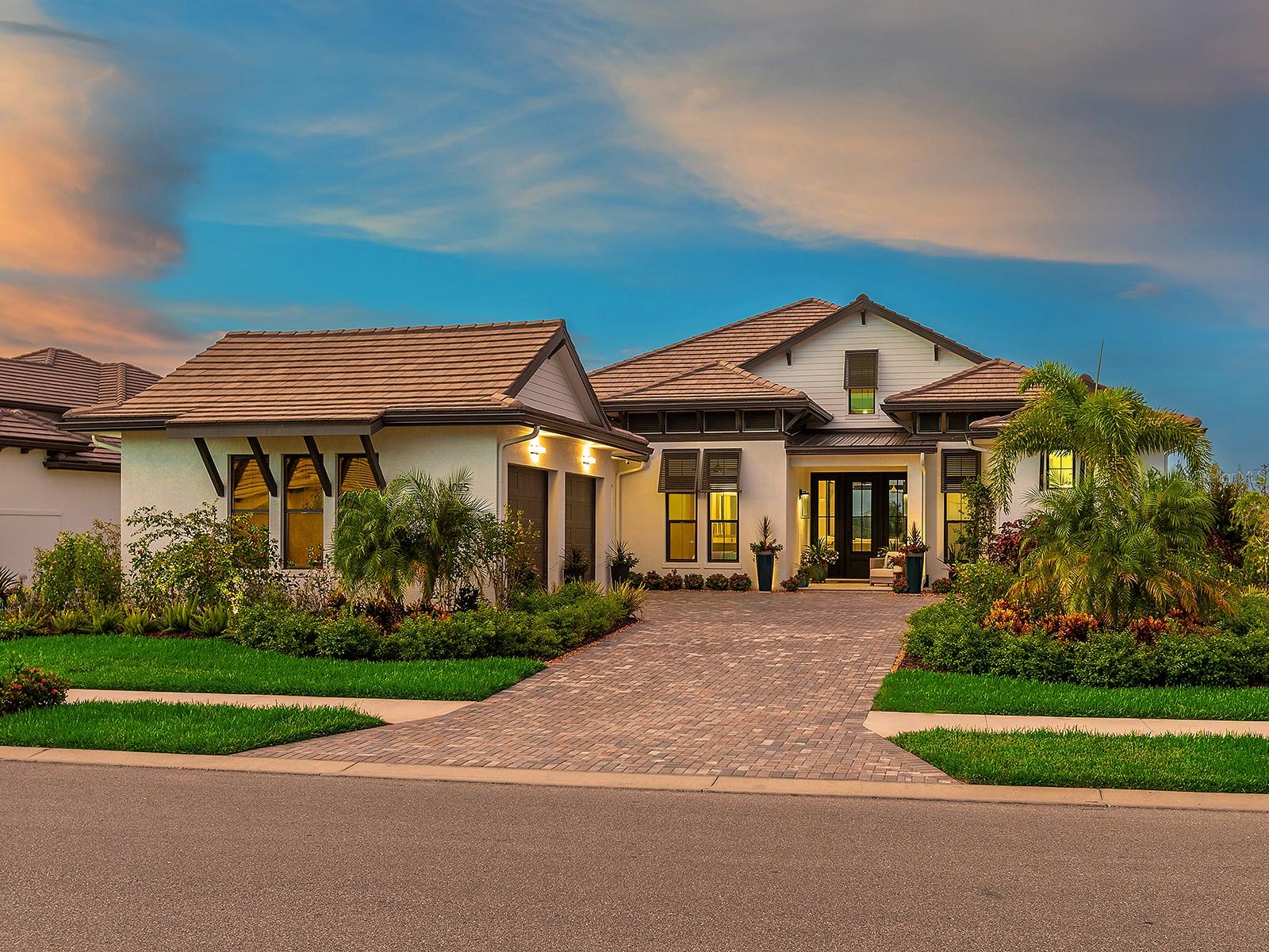 1095 Blue Shell Loop Property Photo 1