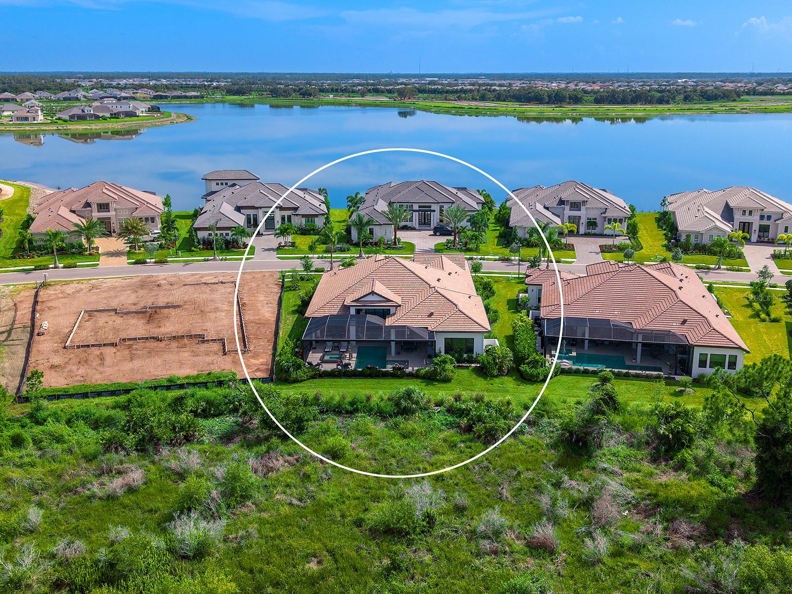 1095 Blue Shell Loop Property Photo 4