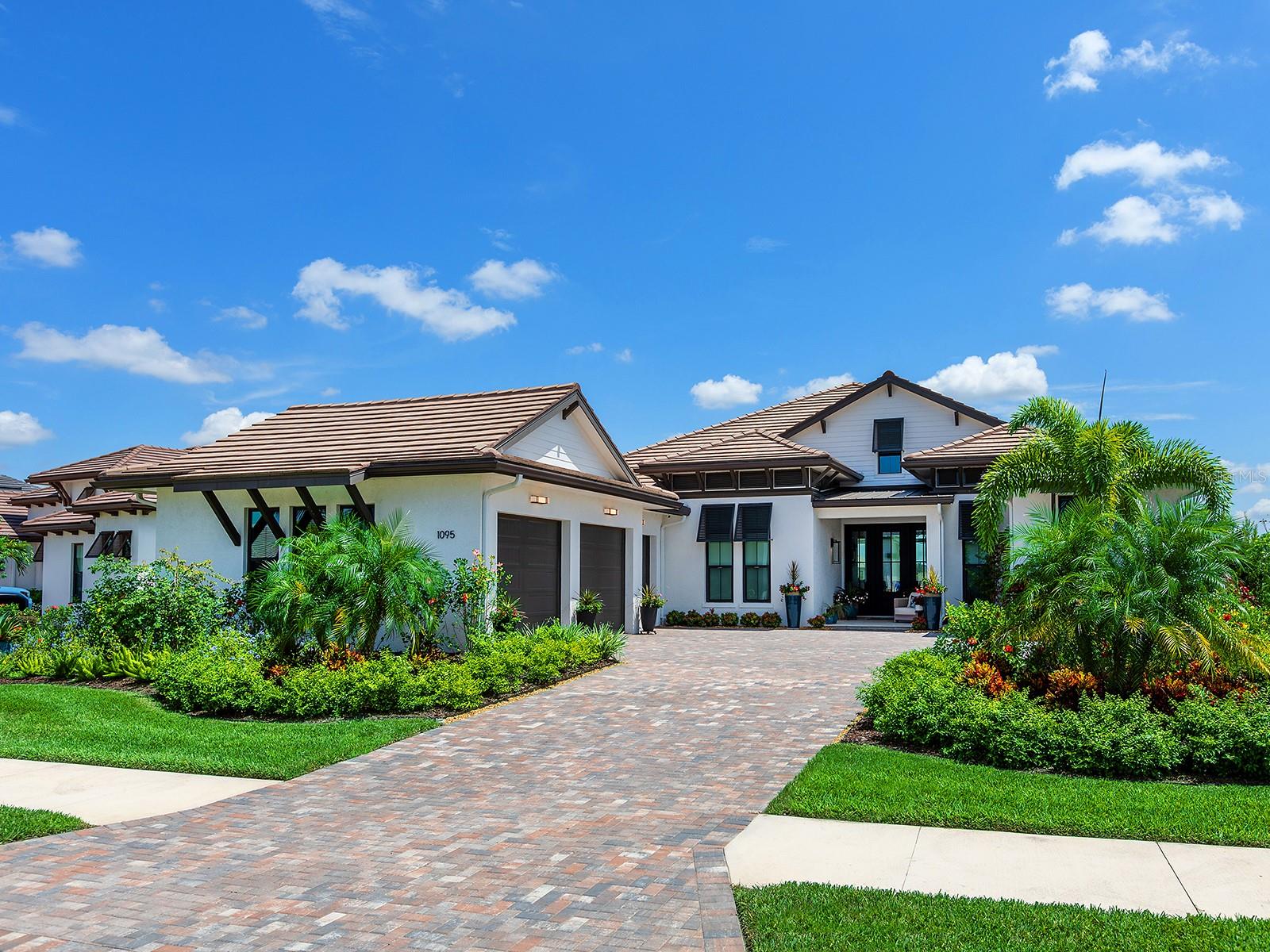 1095 Blue Shell Loop Property Photo 11