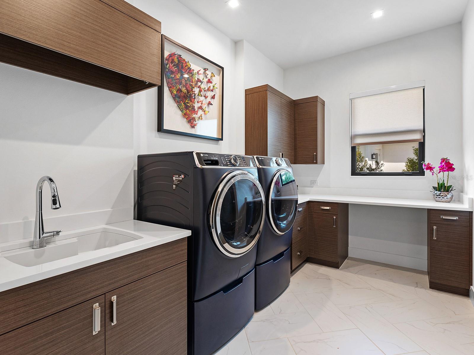 1095 Blue Shell Loop Property Photo 48