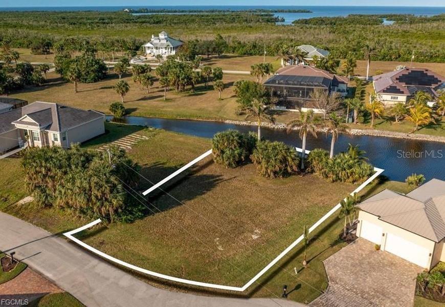 16219 Cayman Ln Property Photo 3