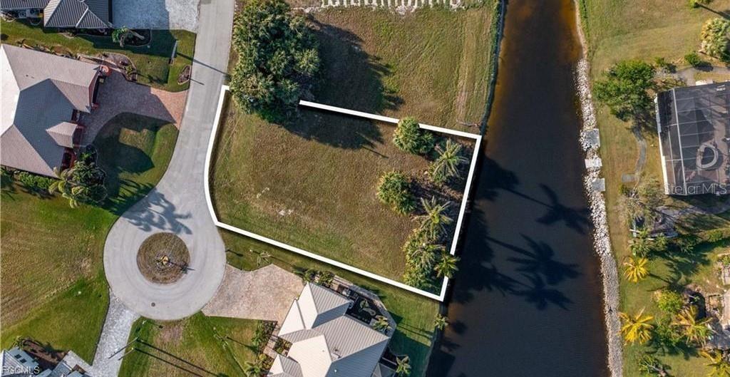 16219 Cayman Ln Property Photo 5
