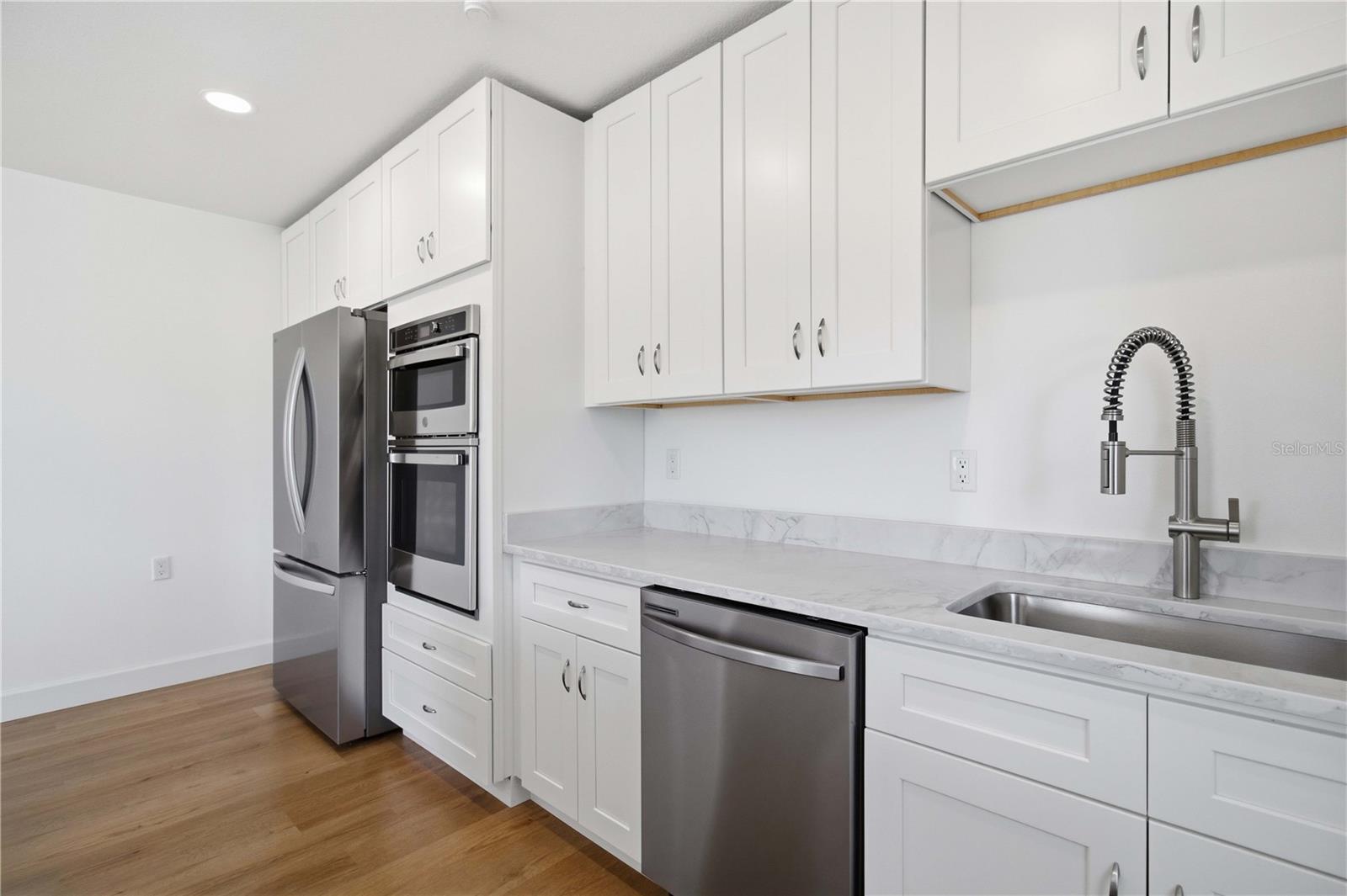 765 John Ringling Blvd #1clari Property Photo 4