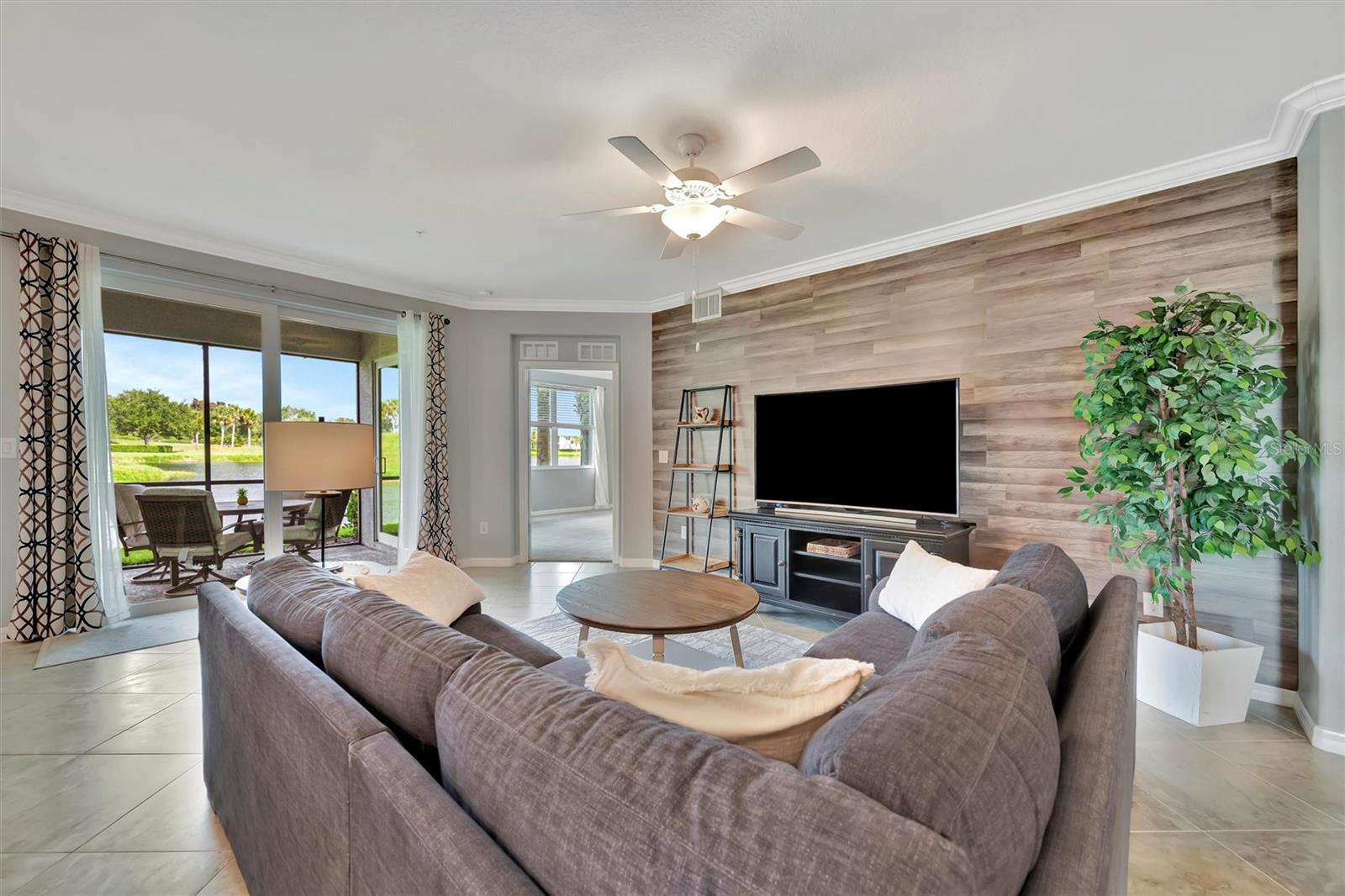 947 Tidewater Shores Loop Property Photo 8