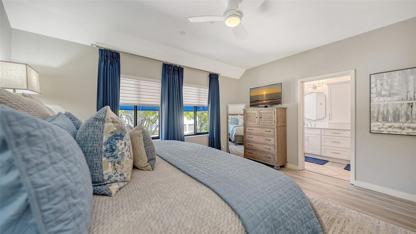 2000 Harbourside Dr #1501 Property Photo 16