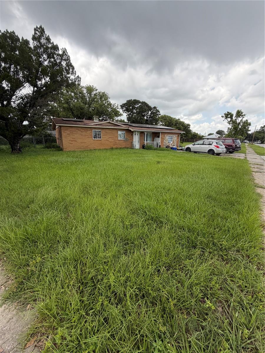 2880 Saturn Dr Property Photo 2