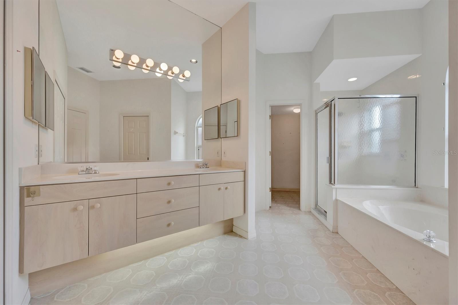 4206 73rd Ter E Property Photo 11