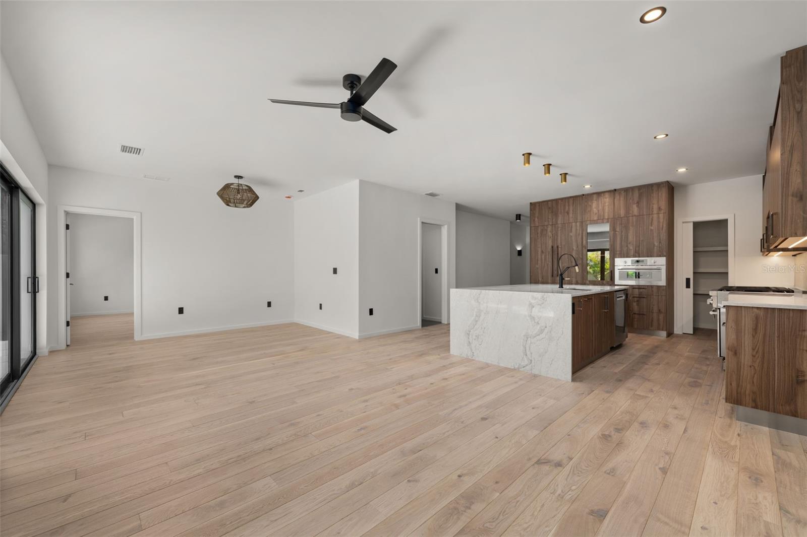 1681 Oak St Property Photo 37