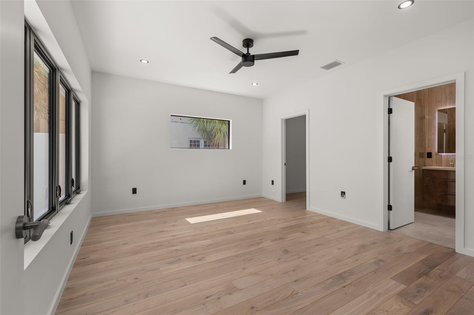 1681 Oak St Property Photo 46