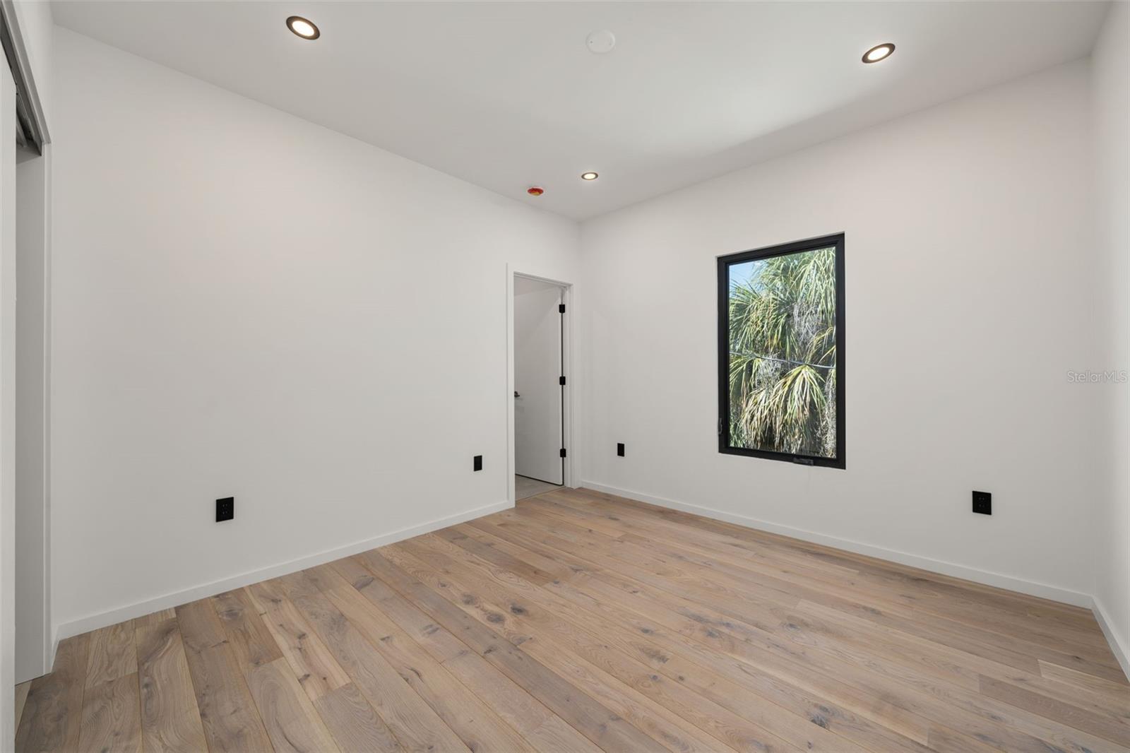 1681 Oak St Property Photo 72