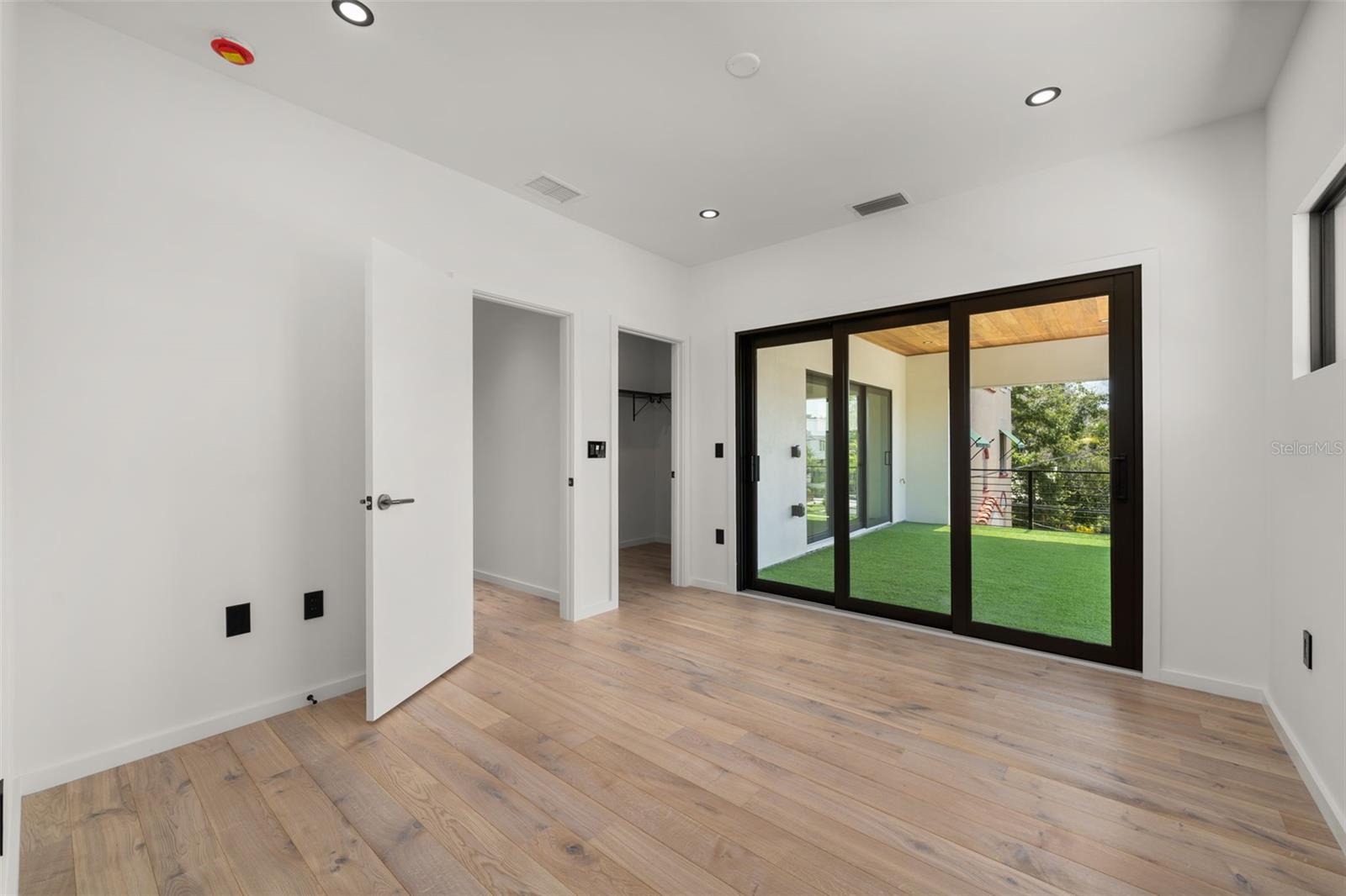 1681 Oak St Property Photo 75