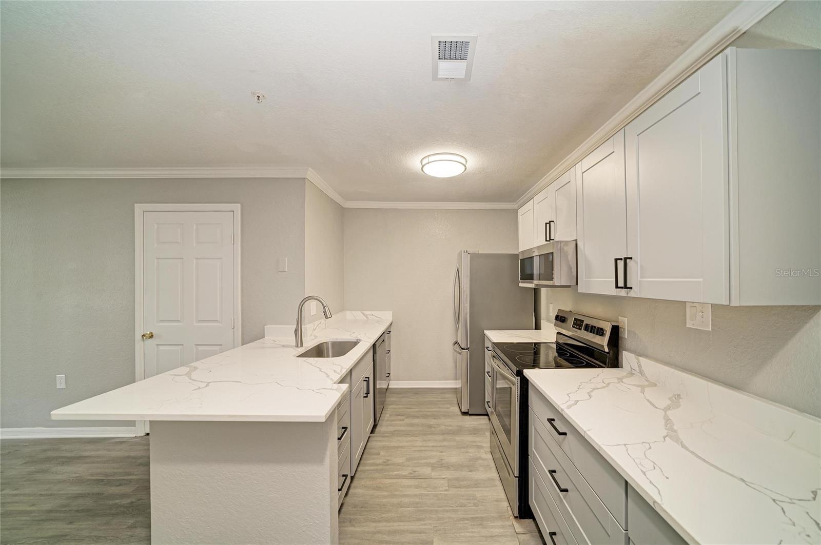 8932 Manor Loop #102 Property Photo 16