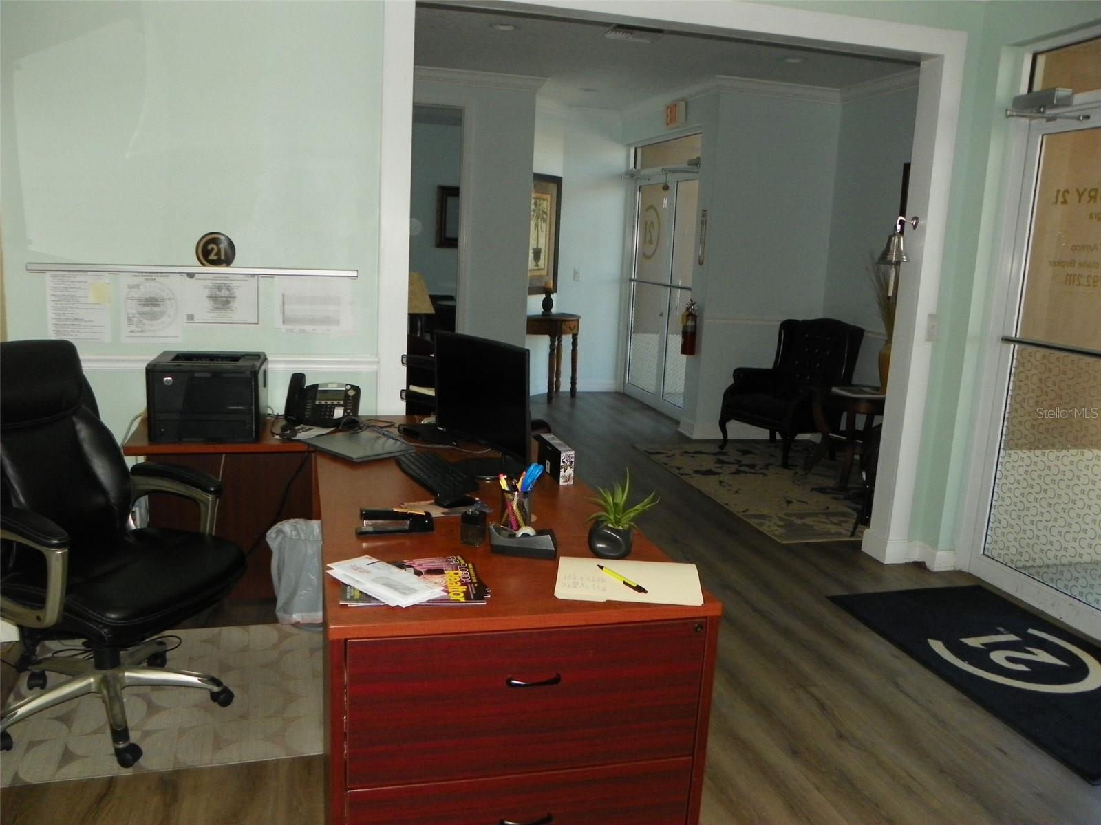 2824 Manatee Ave E Property Photo 7
