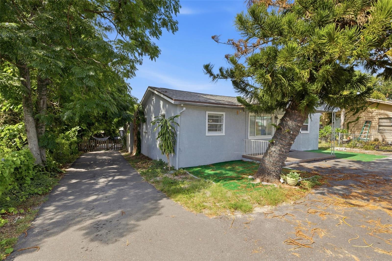 2706 E Annie St Property Photo 2