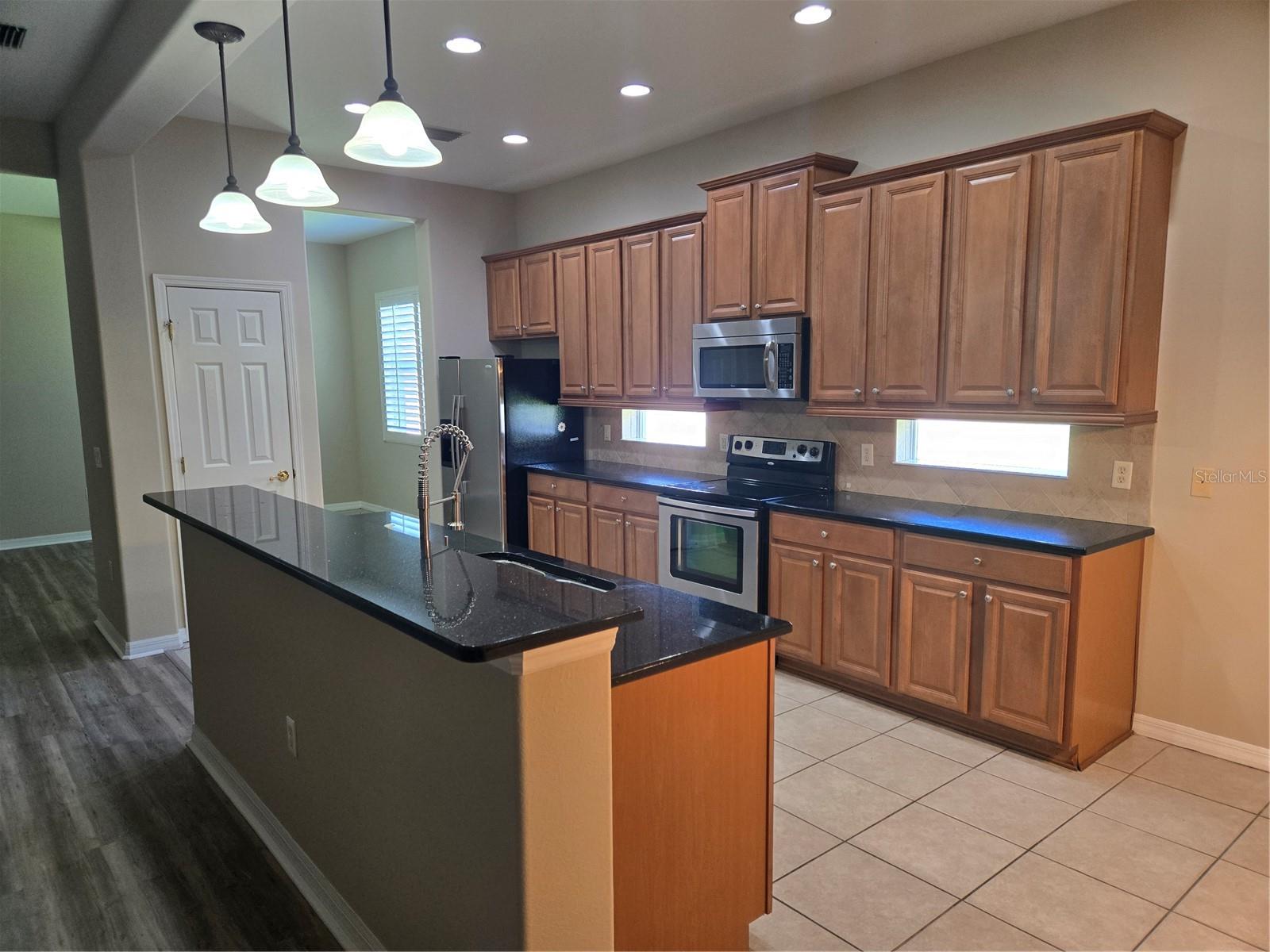 3637 Summerwind Cir Property Photo 6