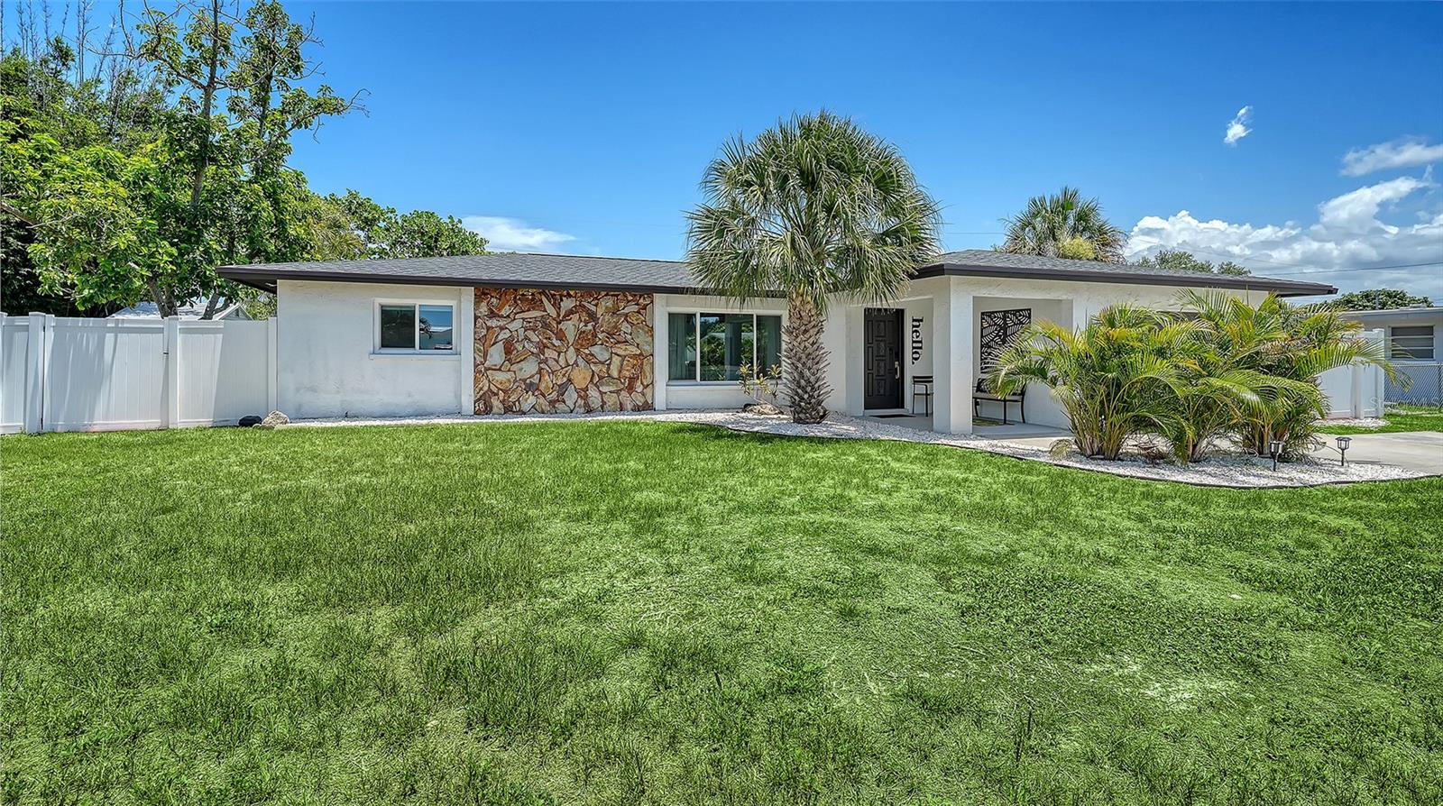 1302 Mango Ave Property Photo 3