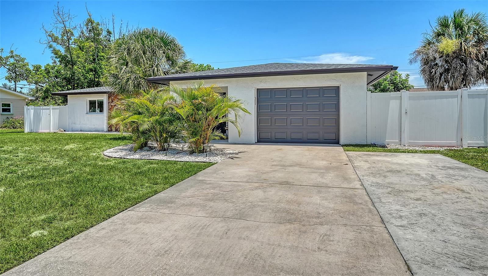 1302 Mango Ave Property Photo 5