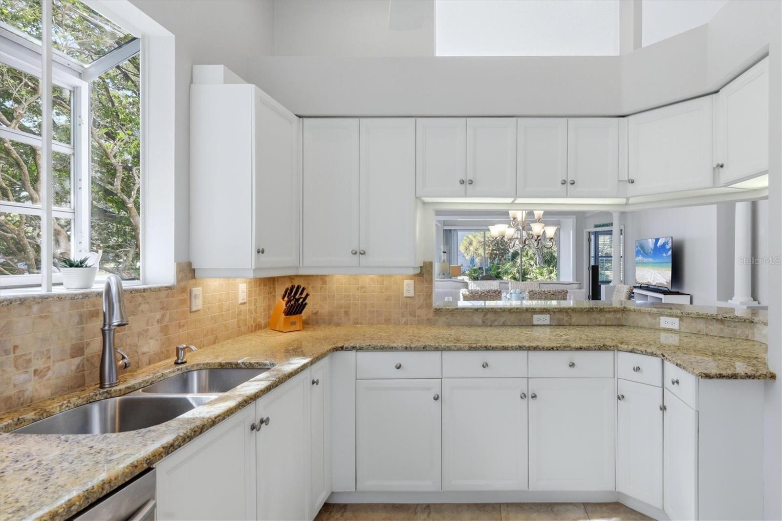 7906 Whitebridge Gln Property Photo 10
