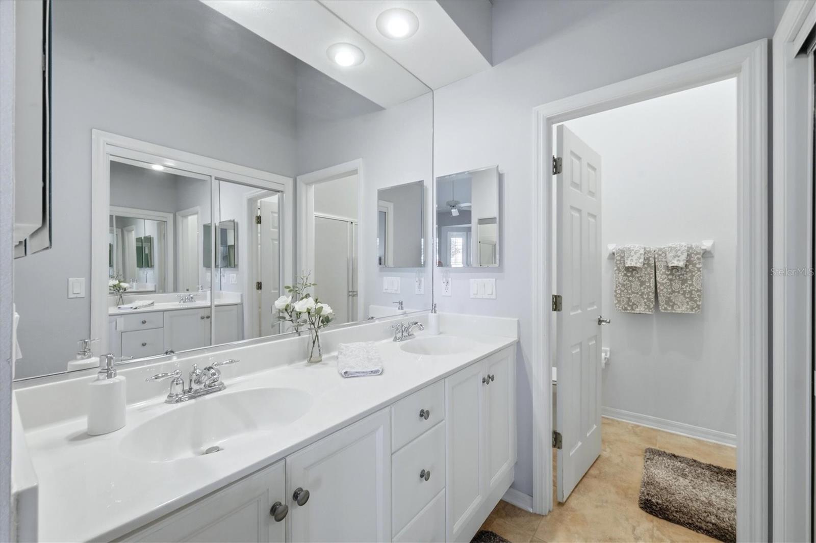 7906 Whitebridge Gln Property Photo 16