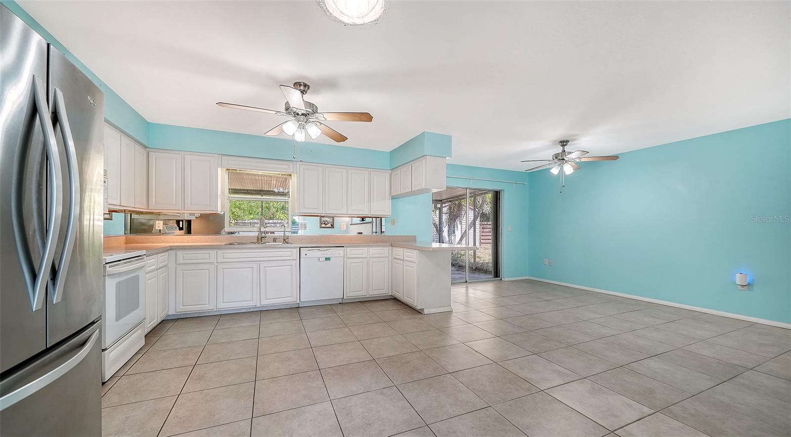 1546 Georgetowne Ln Property Photo 13